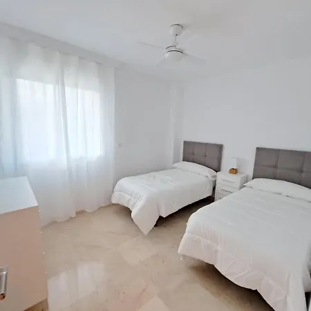 Banana Beach Μαρμπέλλα